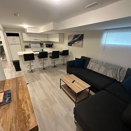 Comfy 2 Bedroom Near The Beach! Пикъринг Екстериор снимка