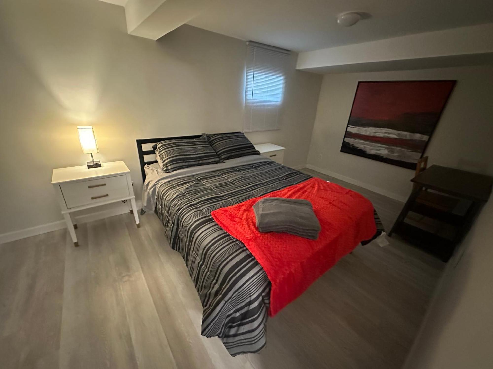 Comfy 2 Bedroom Near The Beach! Пикъринг Екстериор снимка