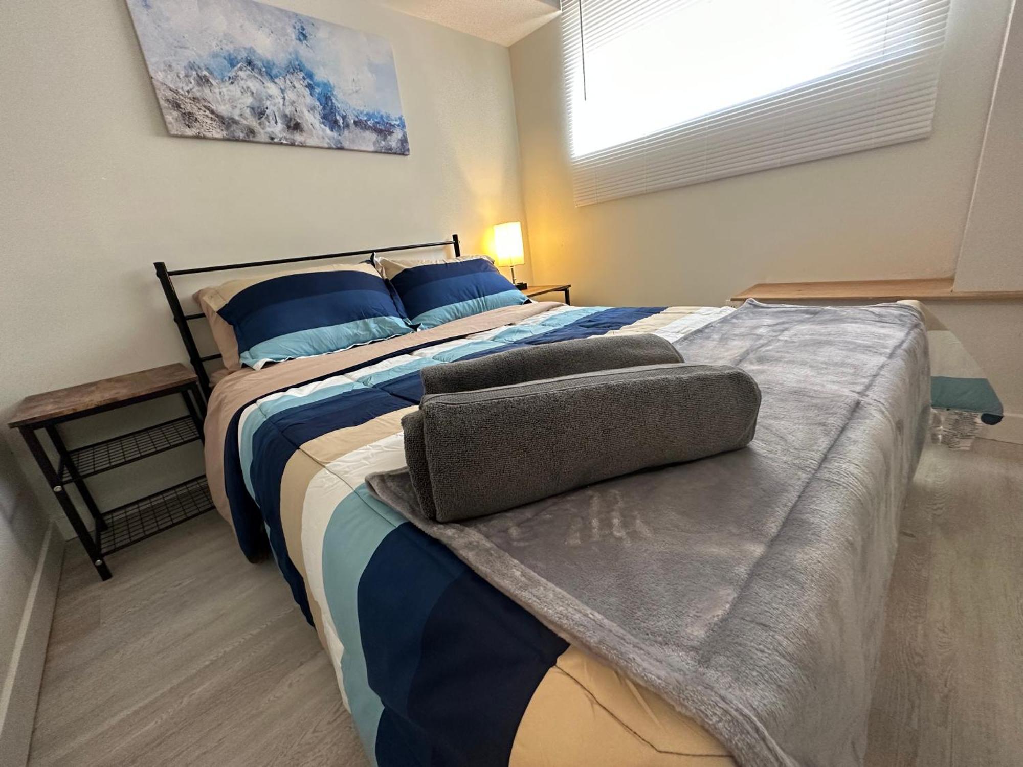 Comfy 2 Bedroom Near The Beach! Пикъринг Екстериор снимка